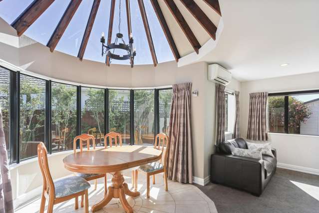 FAMILY HOME IN BURNSIDE HIGH SCHOOL ZONE