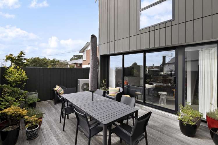 15/6 Oswald Crescent_0
