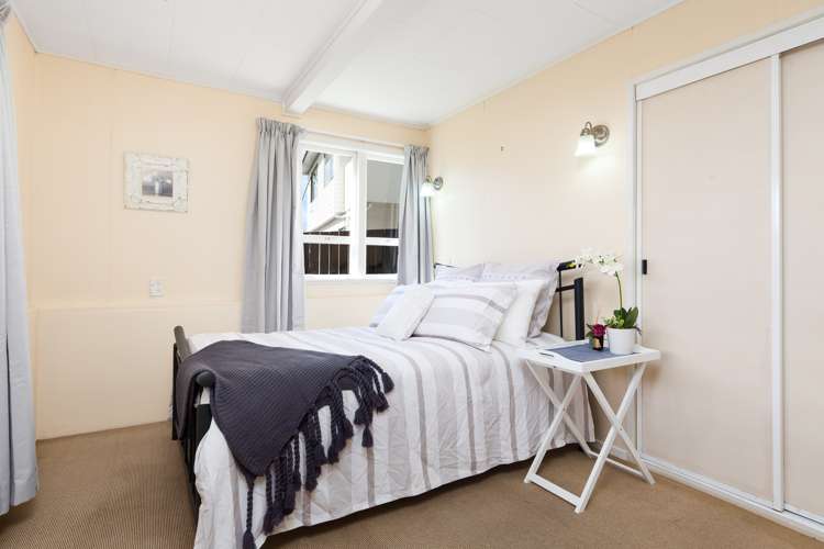 15b Rishworth Avenue Stanmore Bay_13