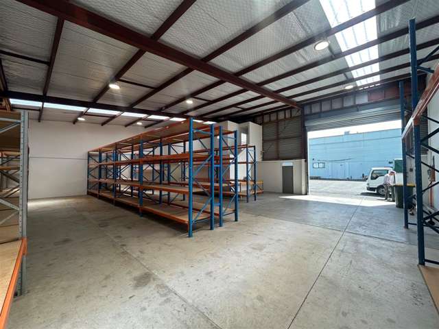 Savills | Refurbished Industrial Unit – 267sqm