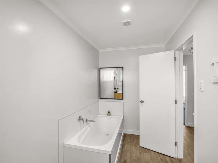 64 Karnak Crescent Russley_22