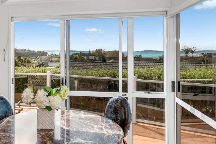 4 Dorrington Place Eastern Beach_23