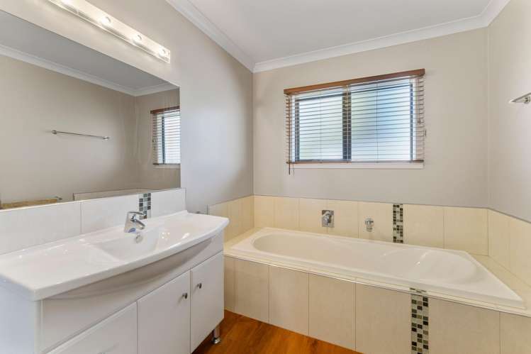8a Angus Place Wakefield_21