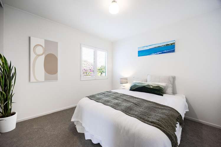 8/23 Lakeside Drive Orewa_10