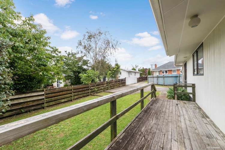 1/9 Kirrie Avenue Te Atatu South_8