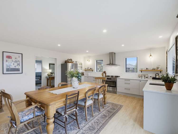 3/2 Loe Place Amberley_10