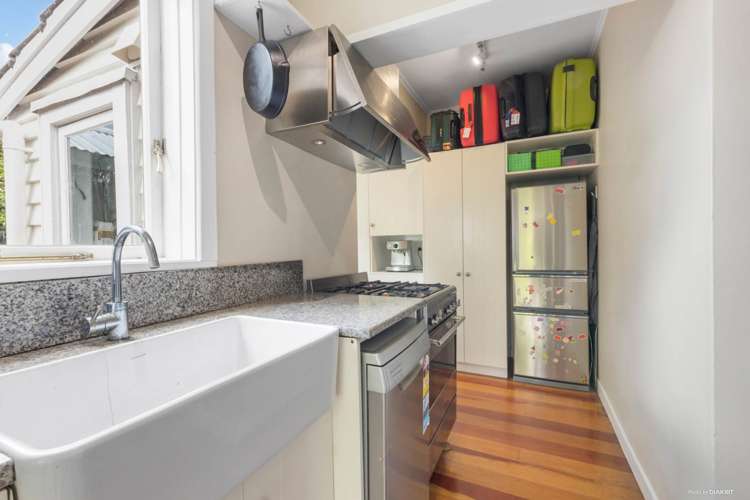 5 Pine Street New Lynn_6