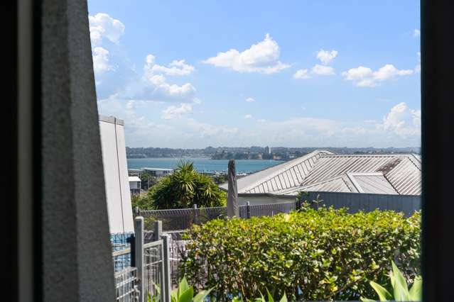 2/18 Takitimu Street Orakei_1