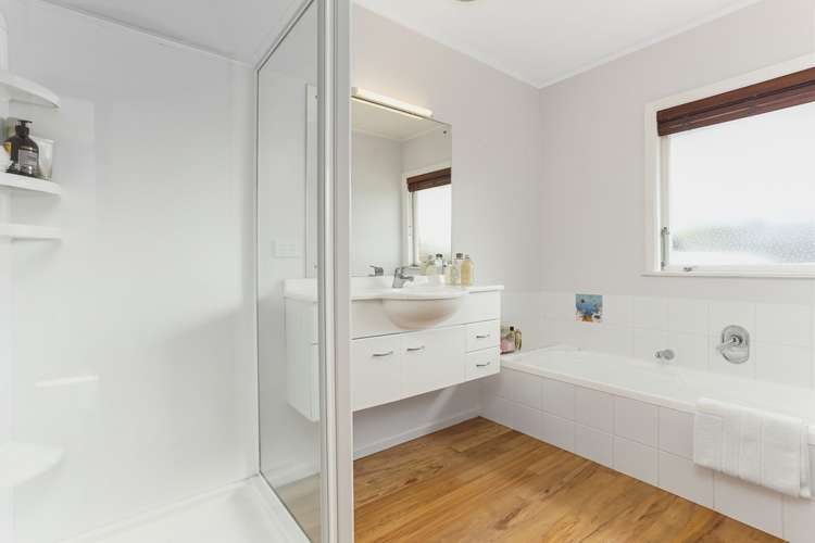 1b Churchill Road Murrays Bay_15