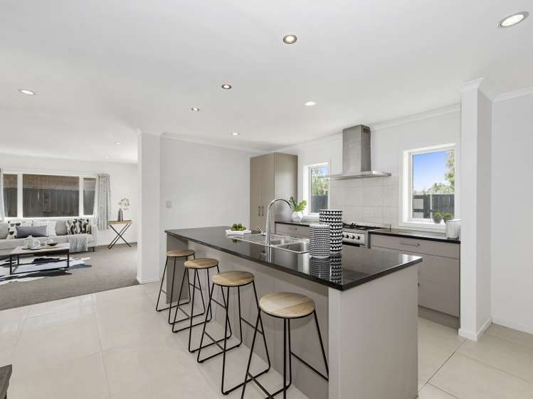 208 Saint James Drive Huntington_4