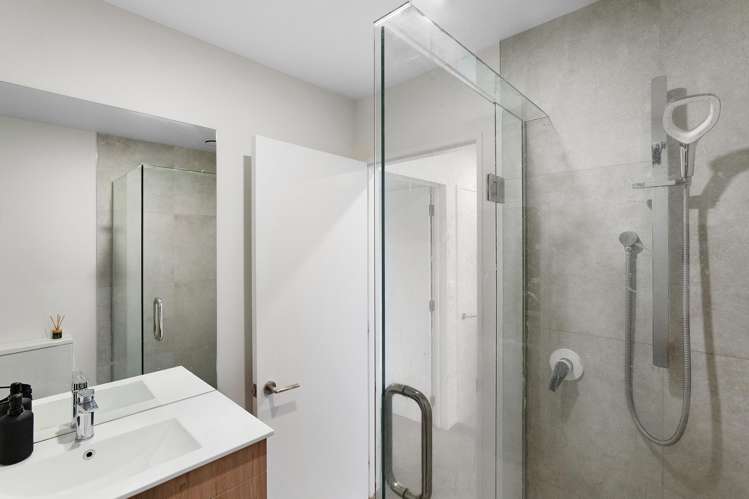 2/24 Devonport Lane St Albans_11
