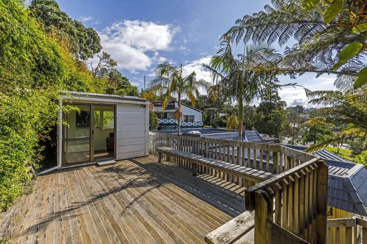 4 Saddleback Rise Murrays Bay_14