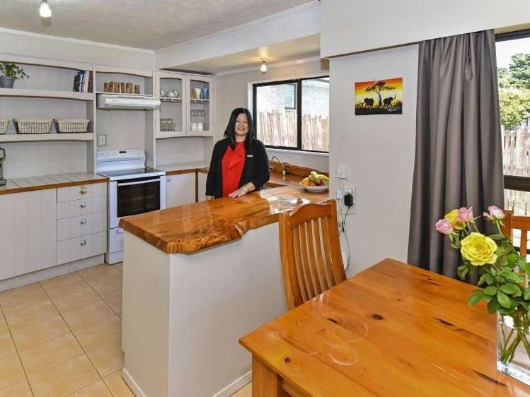 143 Everglade Drive Totara Heights_16