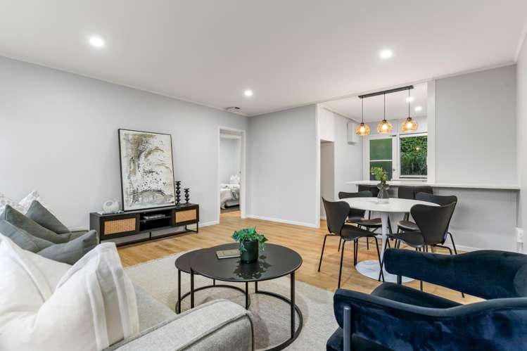 1/17 Emirau Place Glenfield_3