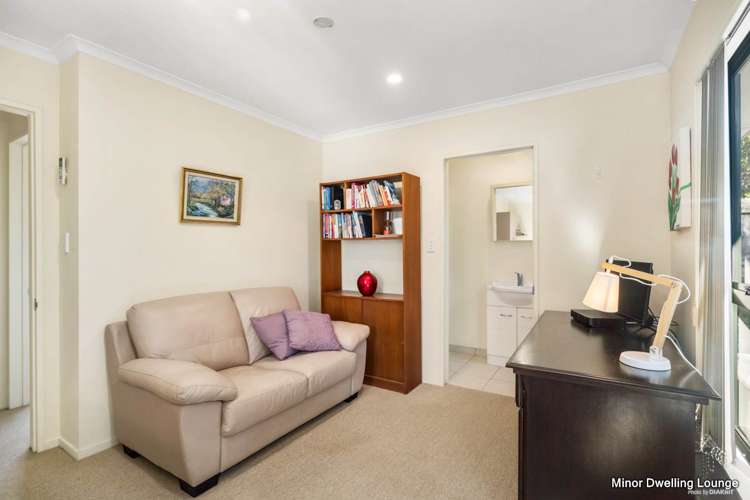 54 Ian Sage Avenue Long Bay_9