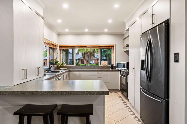 4 Claire Place Lytton West_5