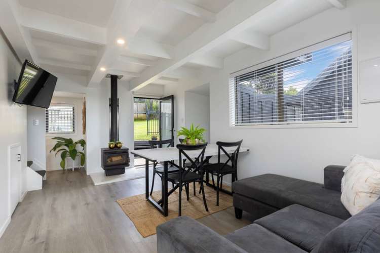 8 Log Race Road Piha_7