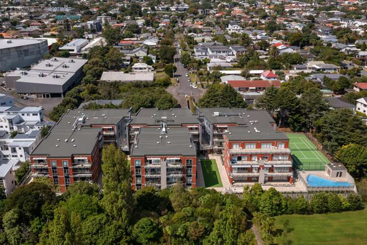 210/4 Wagener Place Mount Albert_19