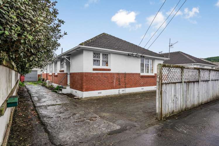 1 Bush Grove_0