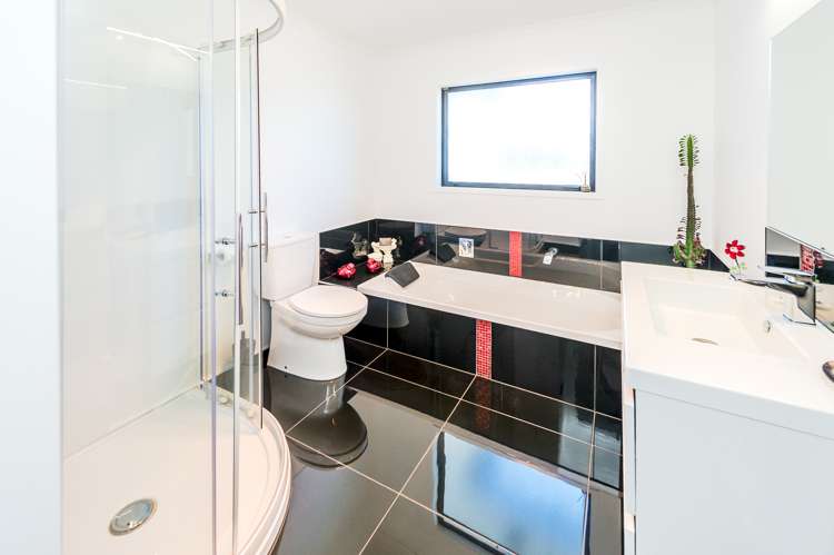 8 Magnolia Crescent Tawhero_3