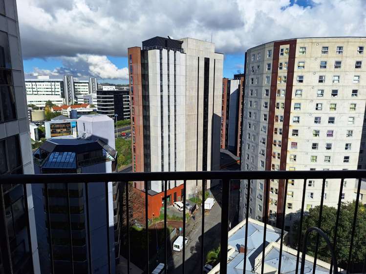12C/6 Whitaker Place 10015_12