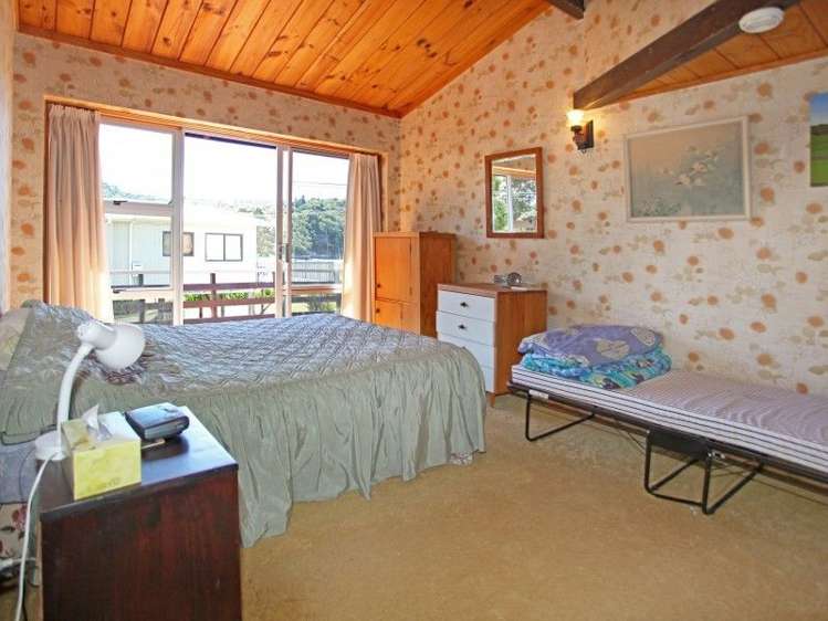 9 Marine Parade Cooks Beach_10