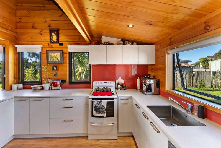 5 Kaitake Place Oakura_5