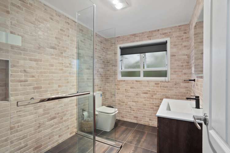 64 Astley Avenue New Lynn_16