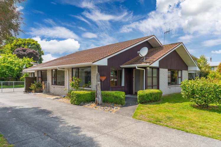 2/8 Tamatea Road Taupo_0