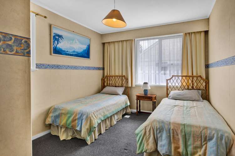 2 Acourt Street Hawera_11