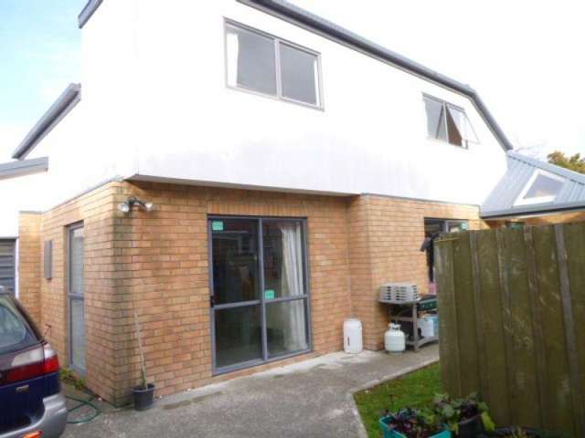 ILAM - STUDENT ACCOMMODATION 2027 - 6 BEDROOMS, 3 BATHROOMS, HEAT PUMP