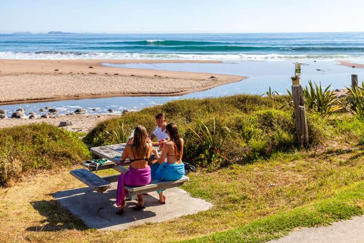 17 Pye Place Hot Water Beach_18