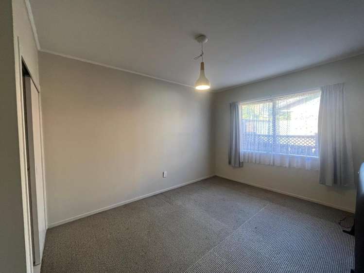 12 Wairata Place Te Atatu South_8