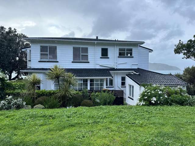 281 Queens Drive Lyall Bay_1