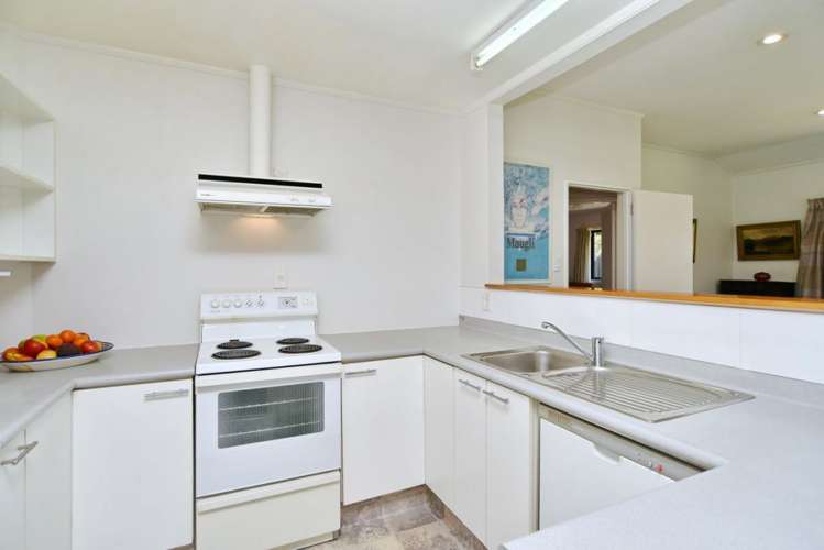 1 Castle Way Beckenham_32