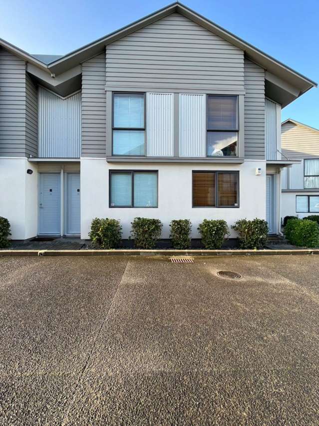 Two level terrace house with two parkings located in Mt Wellington, close to Panmure