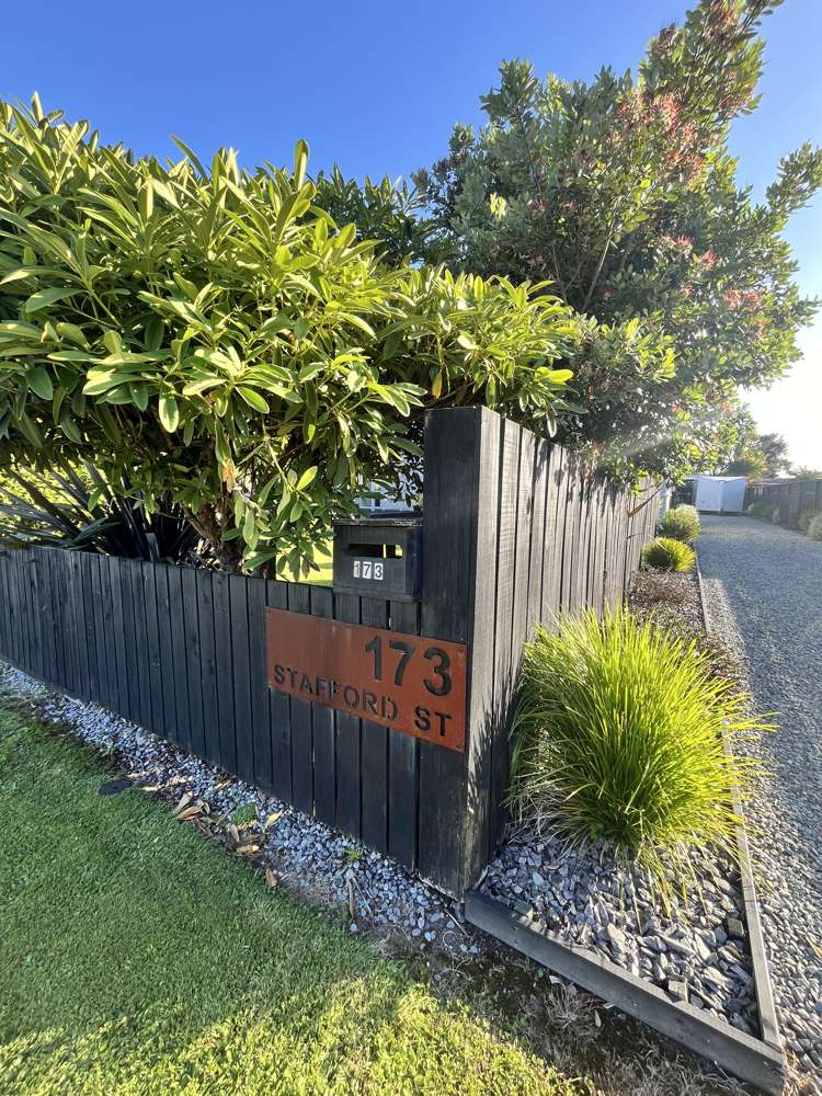 173 Stafford Street Hokitika_25