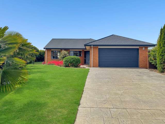 ROLLESTON - 4 BEDROOMS, 2 BATHROOMS, HEATPUMP, DOUBLE GARAGE