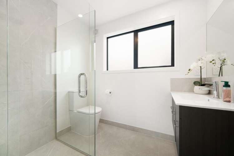 24 Magnum Drive Cromwell_15