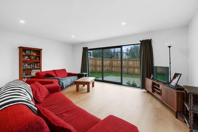2/16 Makoura Road_2