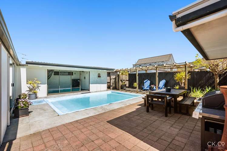 91 California Drive Totara Park_16