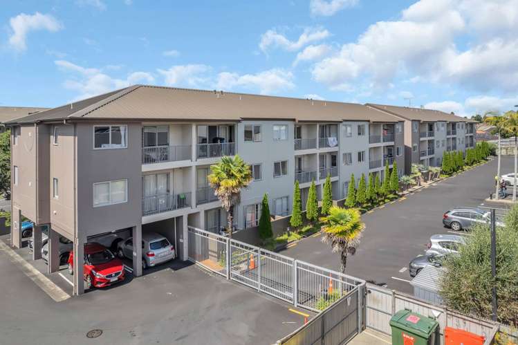 92B Michael Jones Drive Flat Bush_15