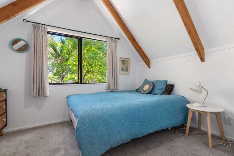 11 Valley View Road Titirangi_12