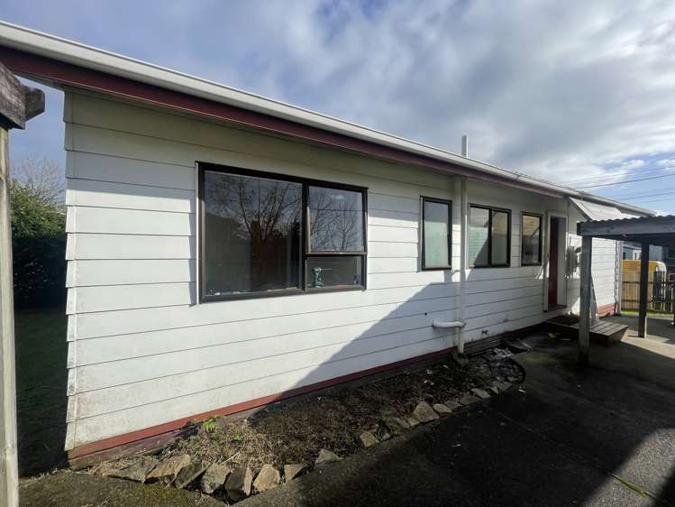 2/70 Pomaria Road Henderson_8