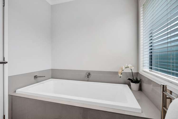 3 Condor Crescent Bell Block_31