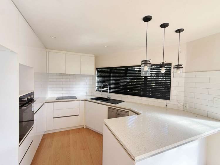 2/396 Glenfield Road_2