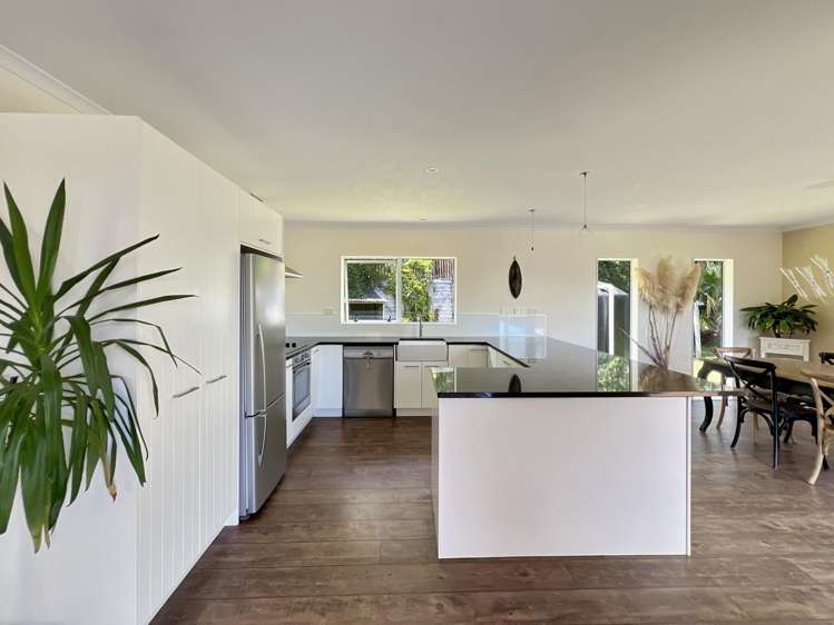 1377E Manawahe Road Manawahe_12