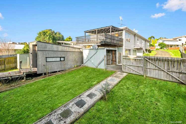2/20 Celeste Place Totara Vale_13