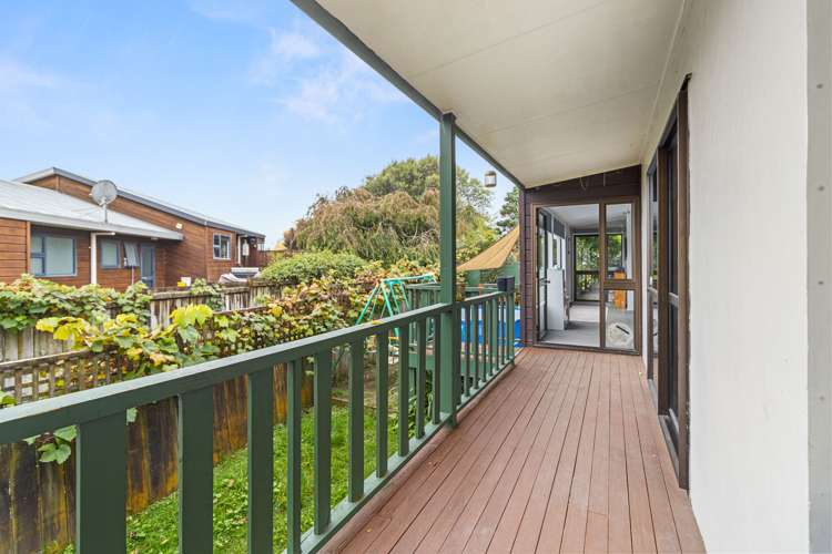 44 Lansdowne Crescent Glenview_16