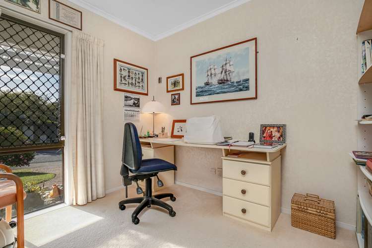 14 Saint Simon Place Botany Downs_13